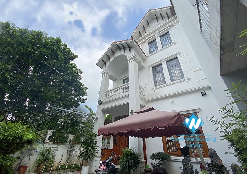 Garden house 4 bedrooms river view for rent in Ngoc Thuy, Long Bien district